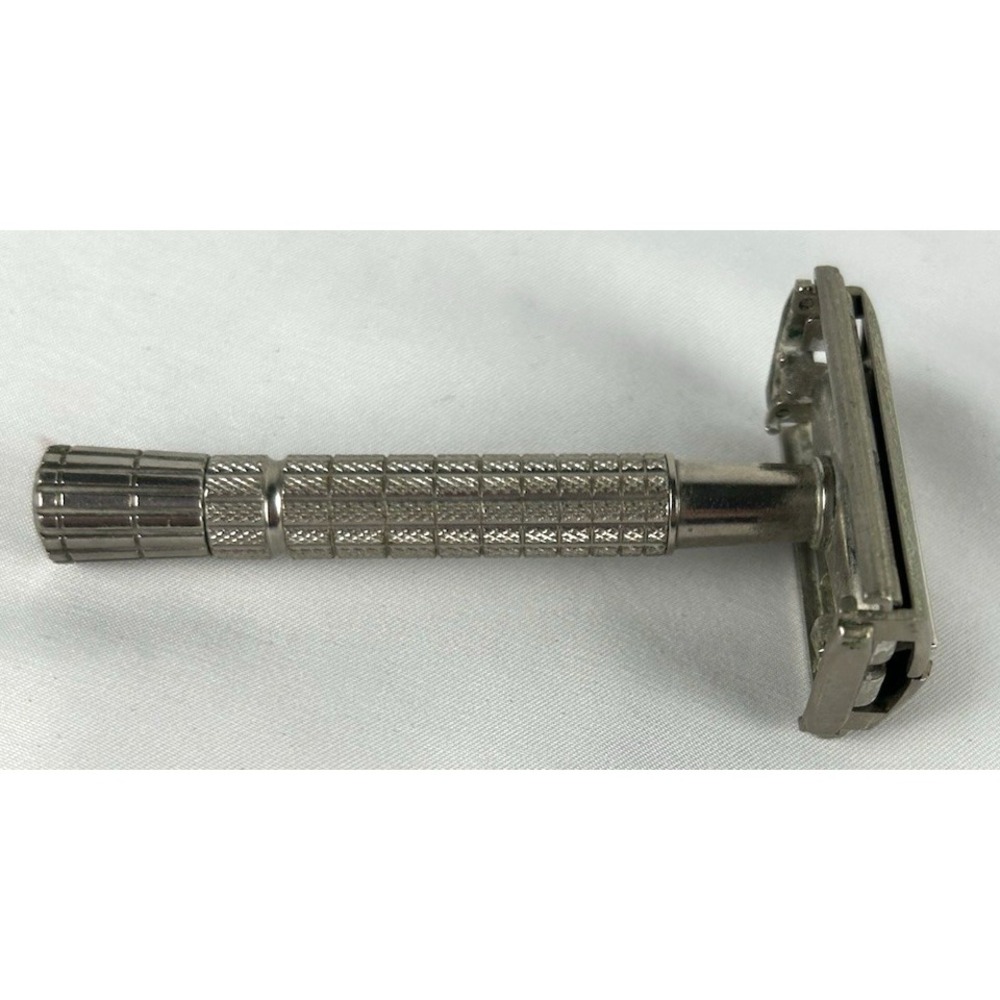 Vintage 1954 Z2 Gillette Flare Tip Super Speed Twist Open Safety Razor